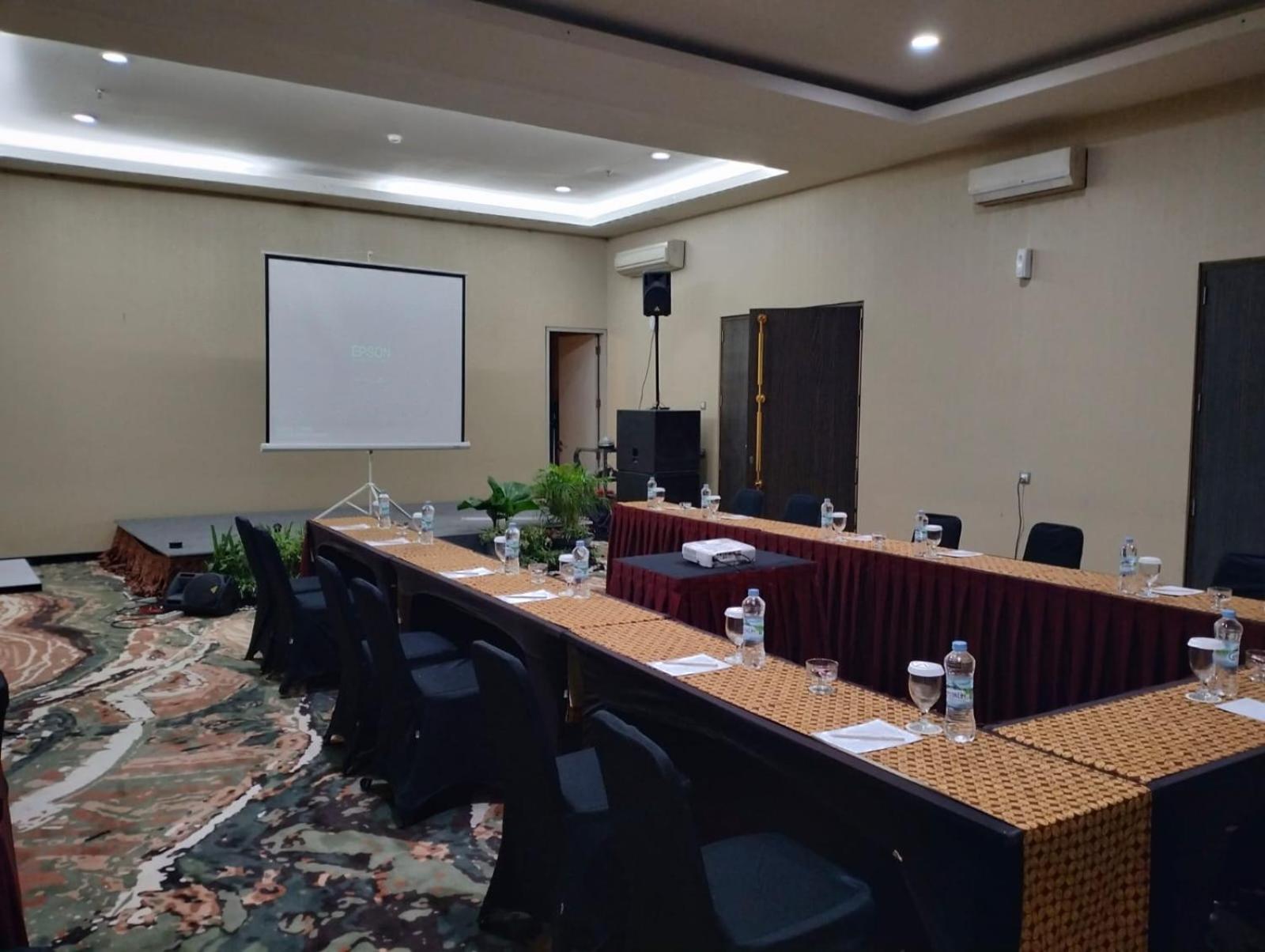 Grand Kangen Hotel Urip Sumoharjo Yogyakarta Exterior foto
